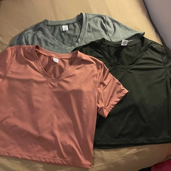 9 Set of Shirts - Picture 4 of 5